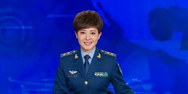 軍事節(jié)目女主持人，閃耀熒屏的星光，軍事節(jié)目女主持人，熒屏上的璀璨星光