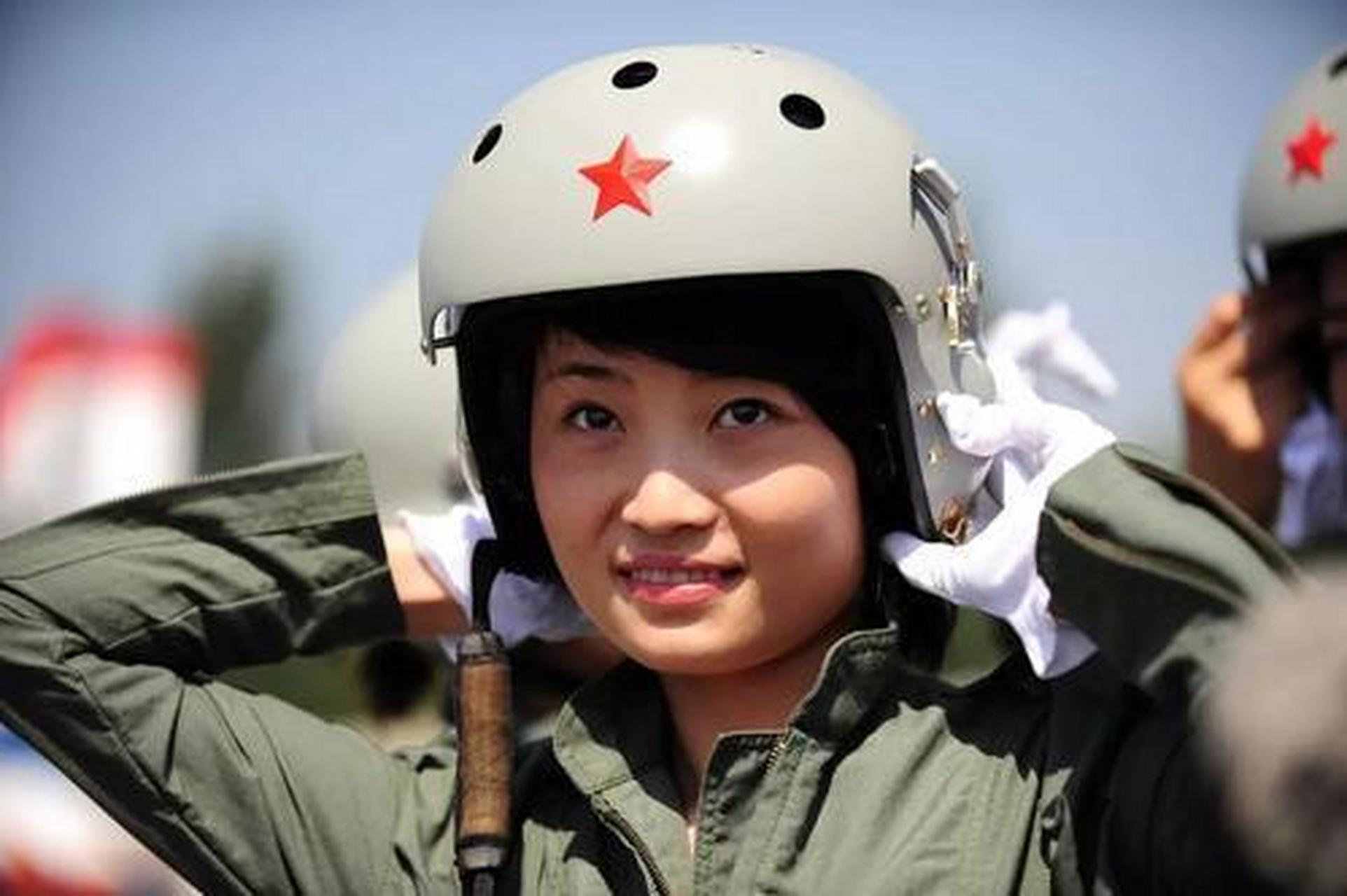 四川女飛行員余旭，英勇無畏的藍(lán)天使者，四川女飛行員余旭，藍(lán)天的英勇使者