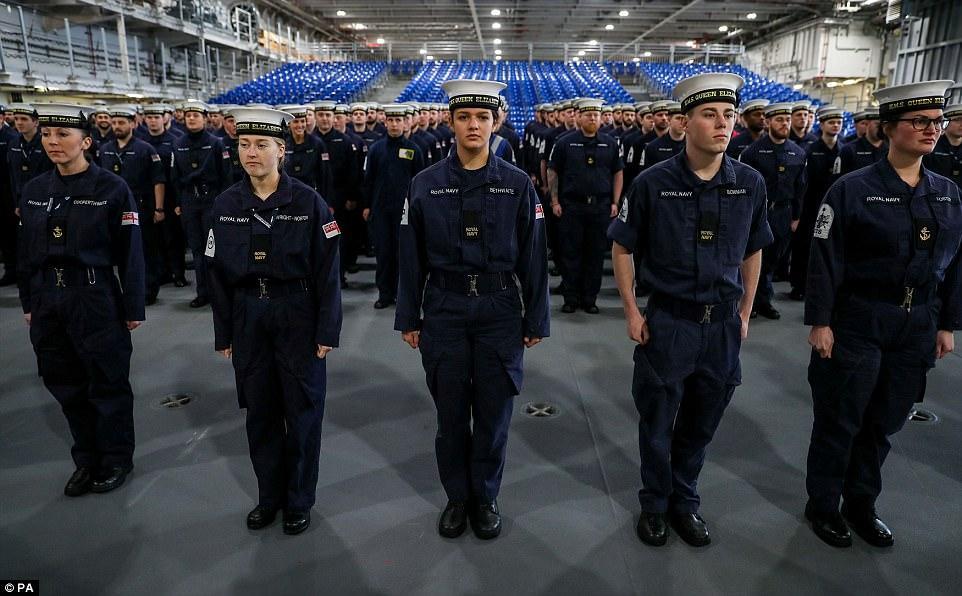 伊麗莎白女王號航母圖片，展現(xiàn)英國海軍力量的驕傲，伊麗莎白女王號航母展示英國海軍力量的風(fēng)采