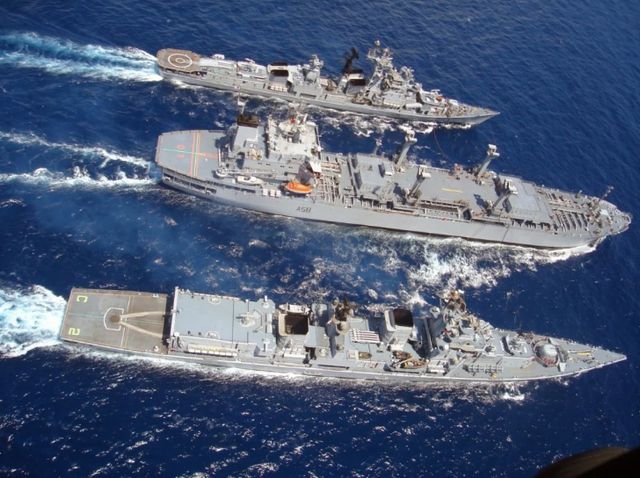 中國第三艘航空母艦下水，揭示強(qiáng)大國防新里程碑，中國第三艘航空母艦下水，國防實(shí)力再上新臺階
