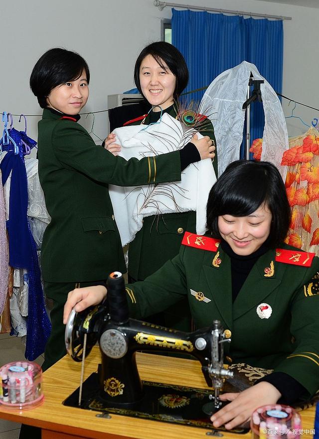 女兵背后的家庭，探尋她們的成長(zhǎng)與力量源泉，女兵背后的家庭，成長(zhǎng)與力量之源的探尋