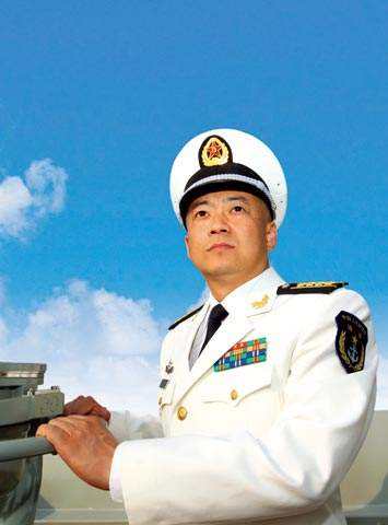 遼寧艦現(xiàn)任艦長——中國海軍力量的新標桿，遼寧艦現(xiàn)任艦長，中國海軍力量的新典范
