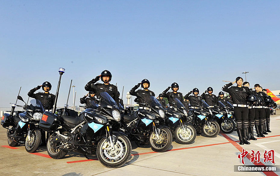 國賓護衛(wèi)隊護衛(wèi)視頻，展現(xiàn)榮譽與力量的精彩瞬間，國賓護衛(wèi)隊榮譽與力量的精彩瞬間，護衛(wèi)視頻展現(xiàn)震撼力量